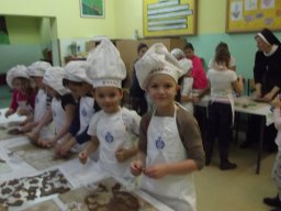 Pieczenie pierniczkow 2016 - 09